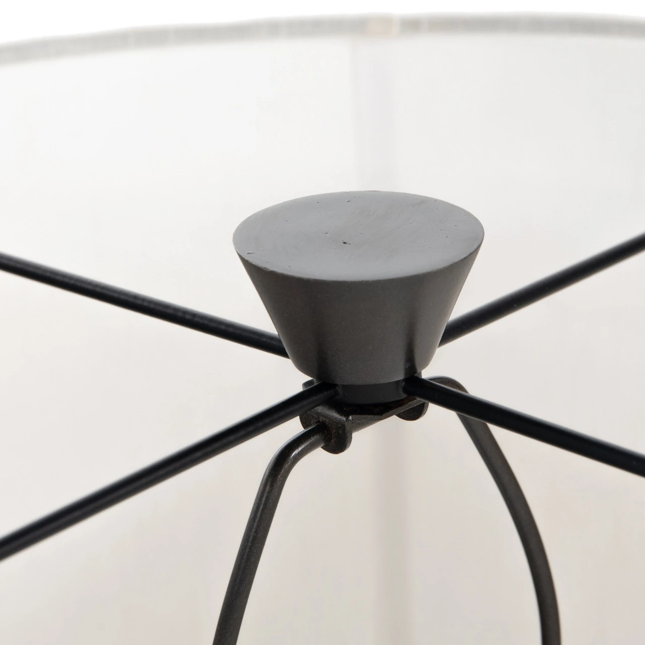 Kelita Textured Black Aluminum Table Lamp 8 Kelita Textured Black Aluminum Table Lamp - Image 6