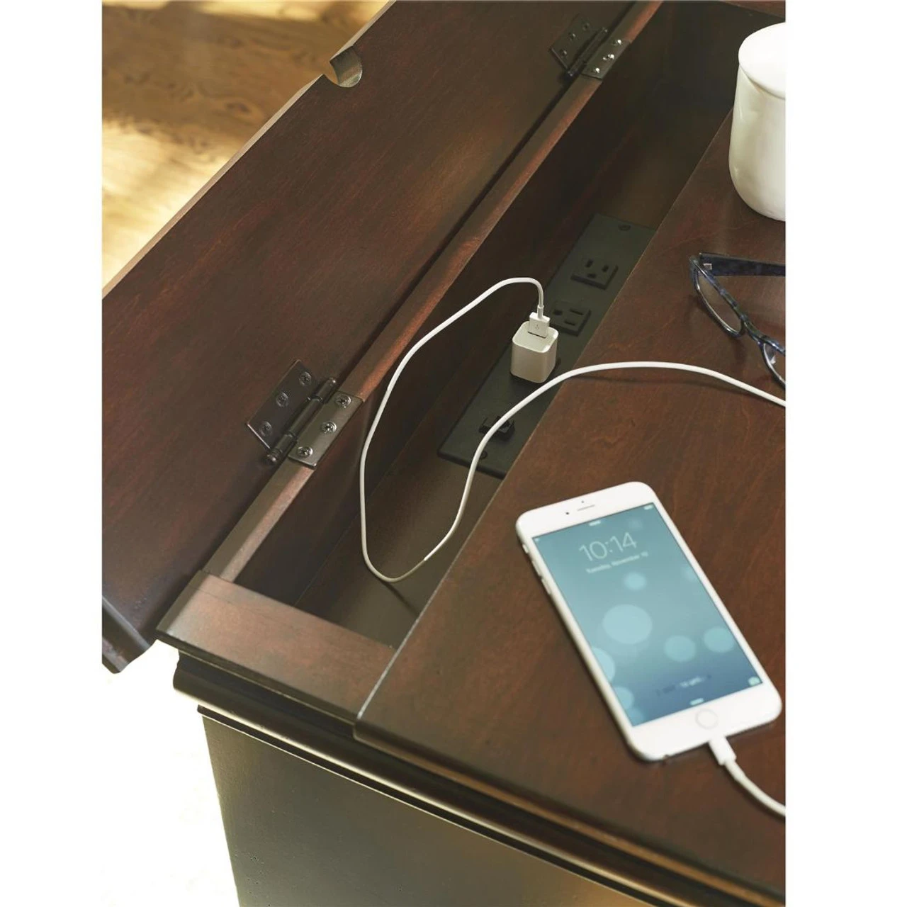 Reprise Classical Cherry 3 Drawer Nightstand 4 Reprise Classical Cherry 3 Drawer Nightstand - Image 2